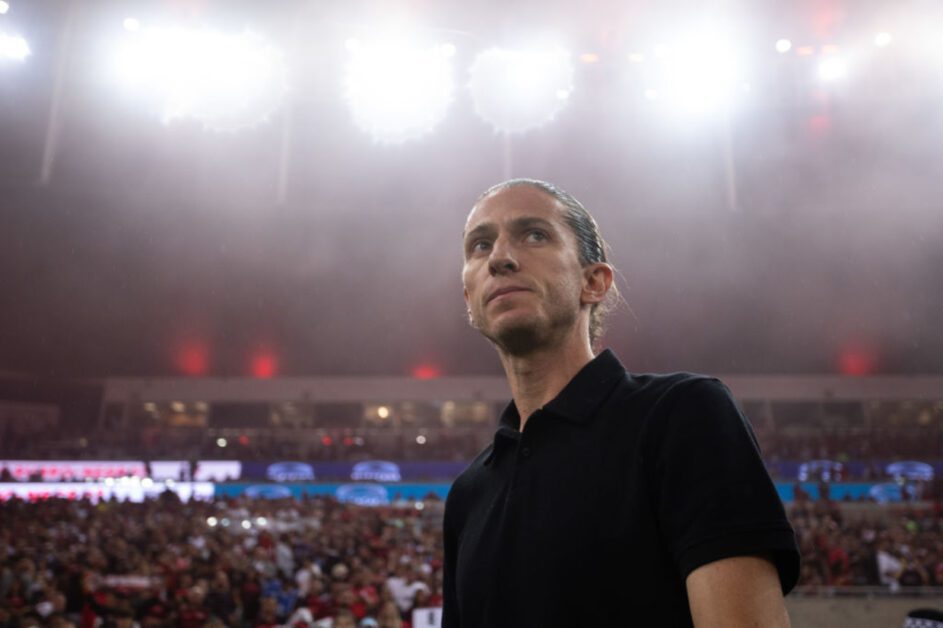 Filipe Luís rejeita interesse de clube turco para seguir no Flamengo