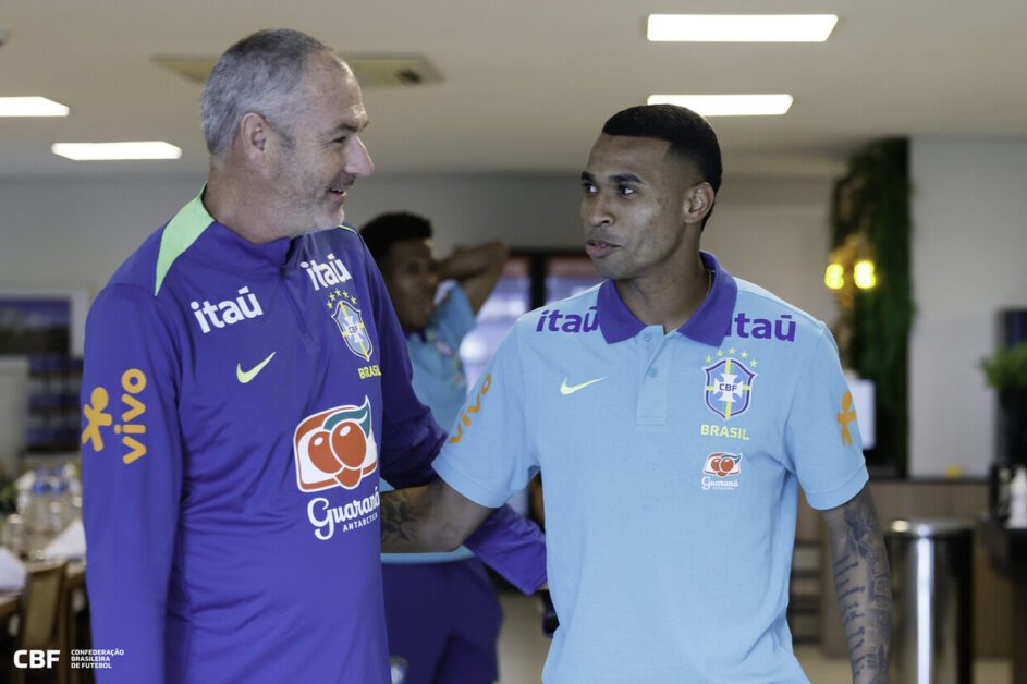 Jean Lucas ressalta evolução com Ceni e reconhece chance de representar futebol nordestino