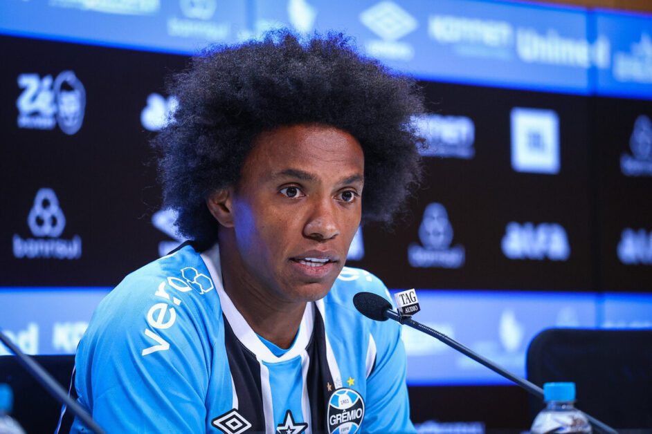 Willian reforça ambição de atuar em alto nível e valoriza a experiência: 'Jogar mais com a cabeça'