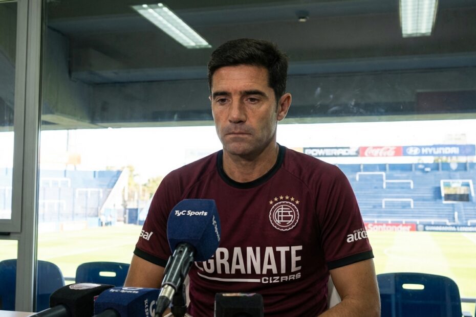 Marcelino Moreno, meia do Lanús, durante entrevista coletiva antes da Recopa